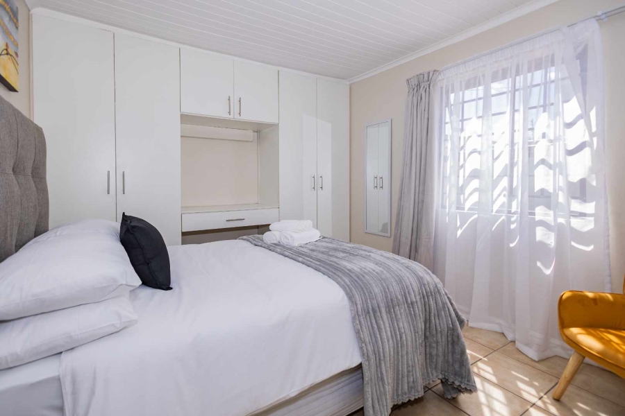 To Let 2 Bedroom Property for Rent in Oakdale Western Cape